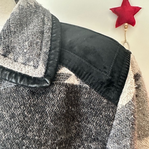 Women's Men’s Aztec Tribal Alpaca Wool Black and Gray Patterned Coat M L XL - Picture 4 of 13